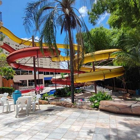 Golden Dolphin Gd - Suite 4 Adultos E 1 Crianca Ate 5 Anos Caldas Novas Esterno foto